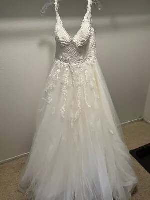 Martina Liana Wedding Dress (US Size 16) - Style Number ML902IV • $550
