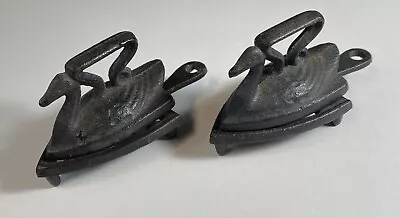 Vintage Cast Iron Miniature Duck Sad Iron And Trivet  Set Of Two (2)  Iron Art  • $14.99