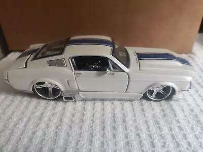 Maisto 1/24 1967 Mustang GT White W/ Blue Stripes • $9.99