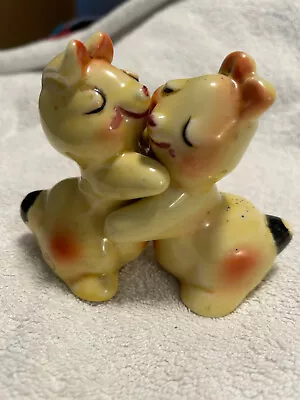 Vtg Van Tellingen Salt & Pepper Shaker Set - Hugging Bunny's • $1.95