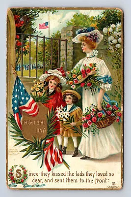 S CHAPMAN Memorial Day Mother & Children Pay Respects IAPC Postcard • $6.66