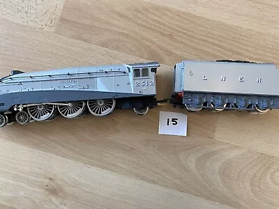 Hornby Silver Fox Train And Tender 2512 VGC • £39