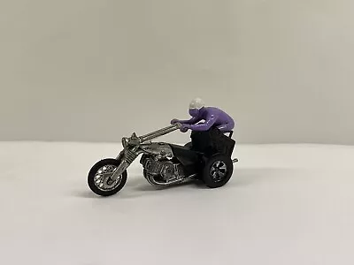 Vintage Hot Wheels RRRumblers Choppin Black Chariot Motorcycle Purple Rider HK • $17