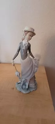 Vintage Lladro Figurine 4912   Young Lady In Trouble   Retired 1985 Beautiful!!  • $119