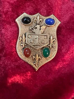 Coat Of Arms Gold Tone Brooch • $4