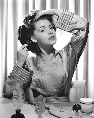 1941 Cinema Favorite MARSHA HUNT Candid PHOTO  (173-G) • $11.57