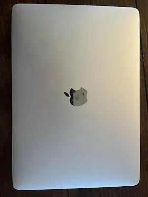 2020 Apple MacBook Air 13  M1 3.2GHz 8GB RAM 256GB SSD Silver A2337 • $530