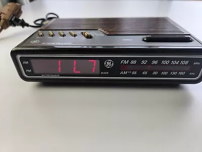 1980's Vintage GE Model 7-4612A Digital Alarm Clock Radio Works. CLEAN • $27.99