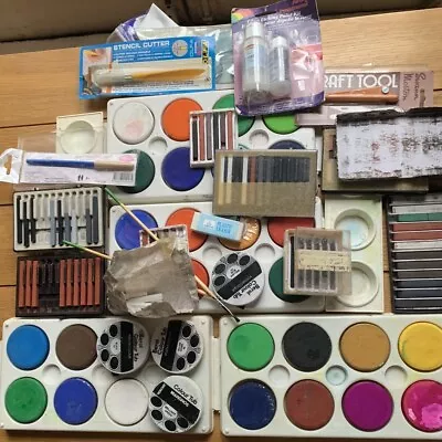 JOB LOT  100’s Pieces Watercolor Paint  Arts & Crafts Pallet For Acrylic & Oil • £45