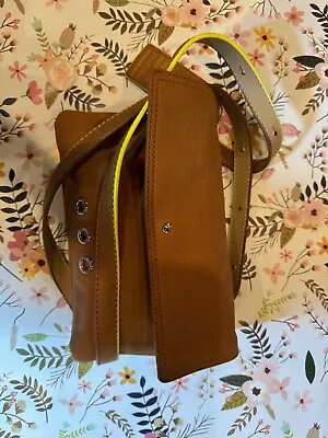 Cute Cross Body Bag • $39.99