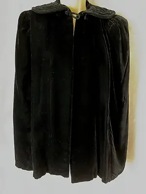 Vtg Black Velvet Short Cape Caplet Goth Witch Victorian Lined Small XS • $14.95