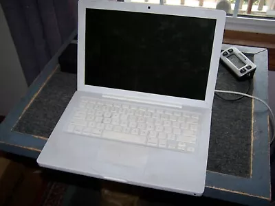 MacBook A1181 13  2.4GHZ Intel Core Duo DVD Estate Sale SOLD AS IS • $35.15