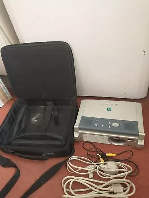 Sony VPL CS6 LED Data Projector With Remote & Case • £10