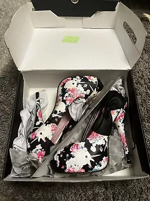 £25 • Buy NEW IN BOX Iron Fist Unicorn Heels Size 7