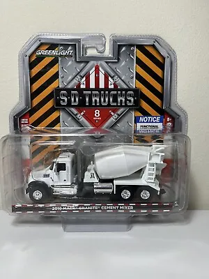 Greenlight 2019 Mack Granite Cement Mixer • $39.99