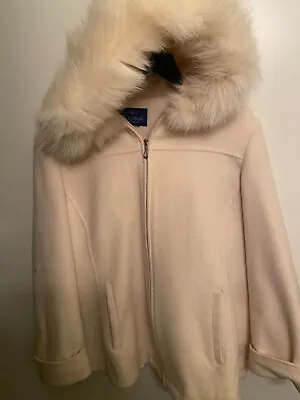 Mackintosh Newengland Wool And Fox Fur Coat Large Ivory  • $120