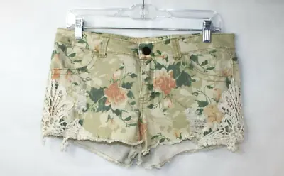 Mossimo Supply Co Floral Crochet Lace Shorts Distressed Sz 11 Fit 6 Cream Green • $10