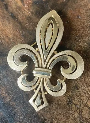 Vintage Crown Trifari Pin Fleur De Lis Brooch Smooth & Brushed Gold Tone • $42.94