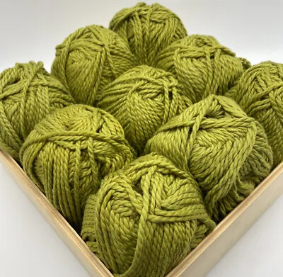 £12.99 • Buy 9 Ball Bundle Knitting Crochet Yarn Wool - Chunky - 9 X 100g Balls - Green 02