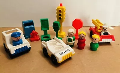 Vtg Fisher Price Little People #2500 Play Family Main Street People Accessories • $25