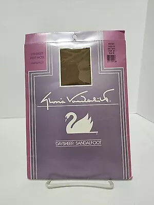 Vintage Gloria Vanderbilt Daysheer Pantyhose Sz B Beige Sandalfoot USA • $3