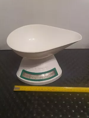 Vintage Salter White Metal Kitchen Scales 166276 Kg & Lbs With Plastic Bowl B15 • $35