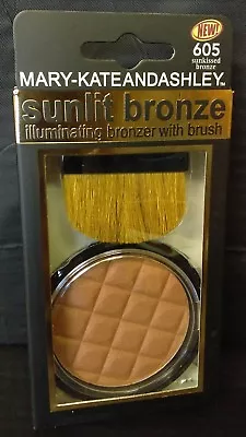 Mary-Kate And Ashley Sunlit Bronze Illuminating Bronzer W/ Brush #605-New • $5