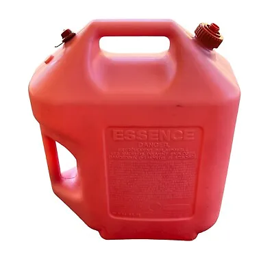 Rubbermaid Essence 6 Gallon Red Plastic Vented Gas Can Pre Ban B376 USA Vintage • $80.80