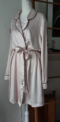 Victoria Secrets Classic White/Pink Stripes Sateen Short Robe Sz L • $48.50