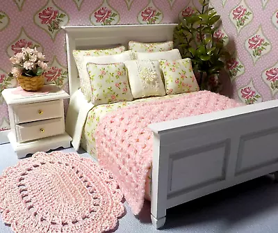 Miniature Dollhouse Pink Floral Bedspread/Comforter/Blanket/Pillows 204 • $16.99