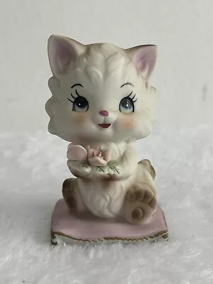 Vtg Enesco 3 1/2” Ceramic Cat Sitting On Pillow With Pretty Eyes & Holds Flowers • $10