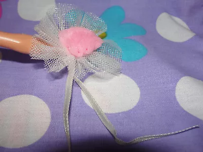 1989 Wedding Fantasy Barbie Doll The Ultimate Dream Wristlet Flower Bouquet • $3.99