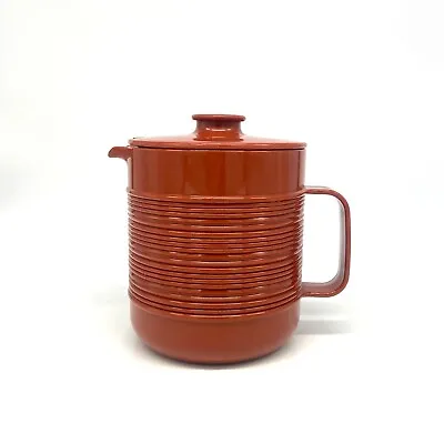 Vintage Rubbermaid Ribbed 1 1/2 Qt. Pitcher #2677 In Rust With Lid • $18