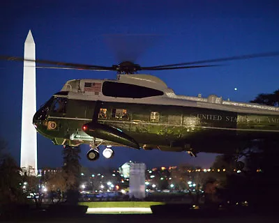 PRESIDENT BARACK OBAMA IN MARINE ONE HELICOPTER 8x10 SILVER HALIDE PHOTO PRINT • $14.99