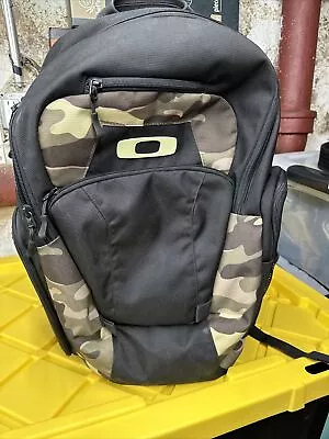 Oakley Camo Backpack • $11.58