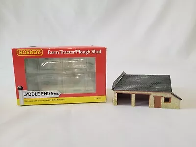 Hornby N8781 Farm Tractor / Plough Shed - Lyddle End • £19.99