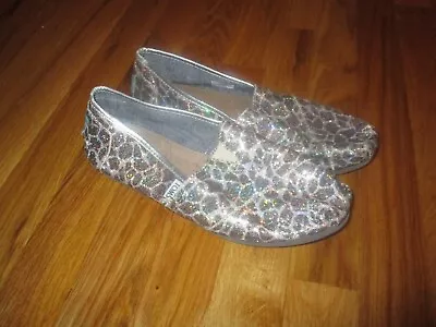 Ladies Toms Brown Silver Glitter Giraffe Print Slip On Loafers Flats Shoes  8.5 • $13.99