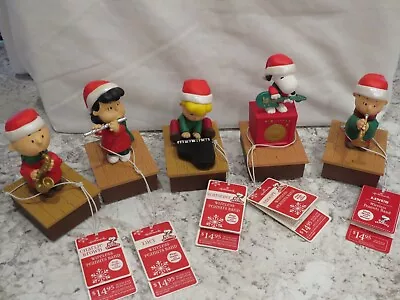 Hallmark Peanuts Wireless Christmas Complete 5 Pc Band Motion Sound 2011  • $459