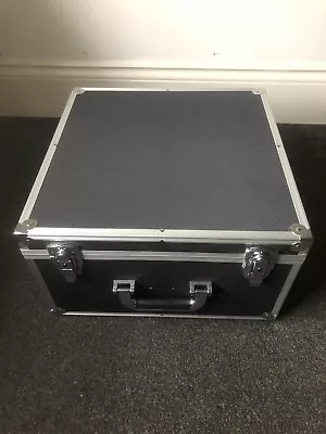 DJ 7  RECORD BOX / FLIGHT BLACK CASE HOLDS 300 PLUS VINYL + LOCKS AND KEYS • £2.20