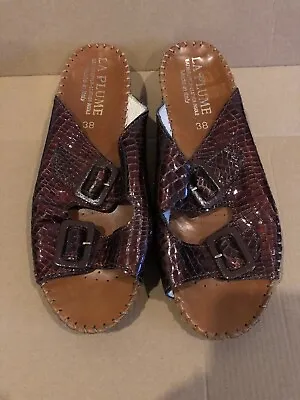 La Plume Jen Sandals Size 38 8US Burgundy Snake Embossed Slides Italy Leather • $47.99