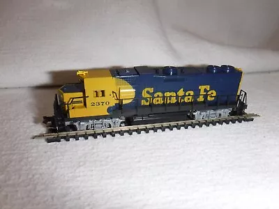 N Scale Kato GP38-2 Santa Fe AT&SF #2370 Diesel Locomotive • $85