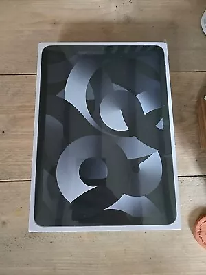 Apple IPad Air 5th Gen. 64GB Wi-Fi 10.9in - Space Grey • £280