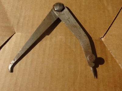 £4 • Buy Vintage Moore & Wright 4    Dogleg Calipers Dividers