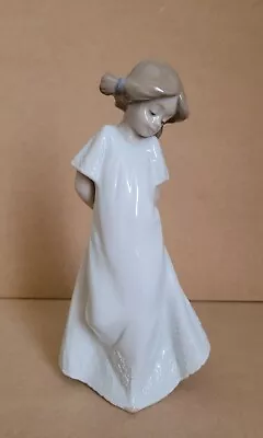 Lladro / Nao Figurine 'So Shy' Girl Figurine 1109 8  High (retired) • £14.90
