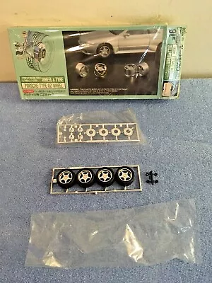 Vintage Fujimi 1/24 Wheel & Tyre Model Car Porsche Type Oz Pirelli P-zero Tires • $40