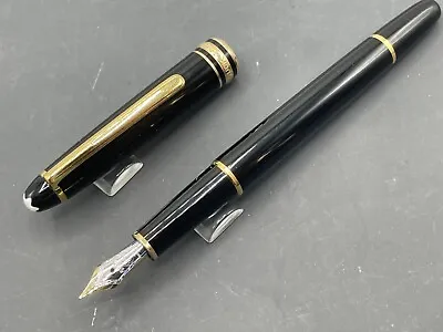 Montblanc Classique Meisterstuck Fountain Pen Black Resin 14k Medium Nib 144 • $225