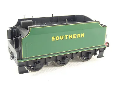 Hornby Southern Schools Class Tender Malachite (look) • £39.95