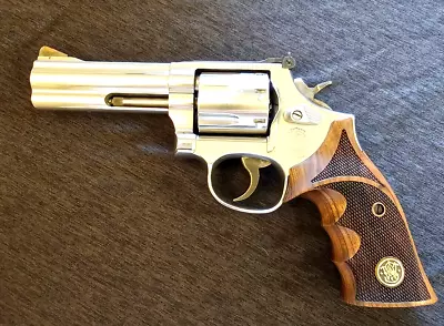 S & W Smith Wesson Revolver K / L / X Frame Round Butt Walnut Wood Grips • $75