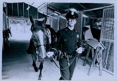 1982 Oakland Mounted Police Rich Brierly In Stables Press Photo • $24.99