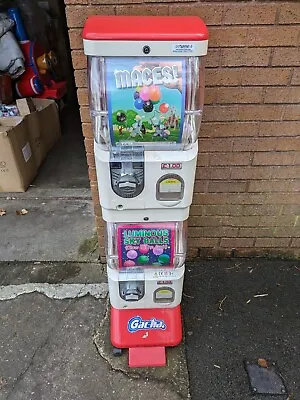 Tomy Capsule Vending Machine - £1 Vend • £300